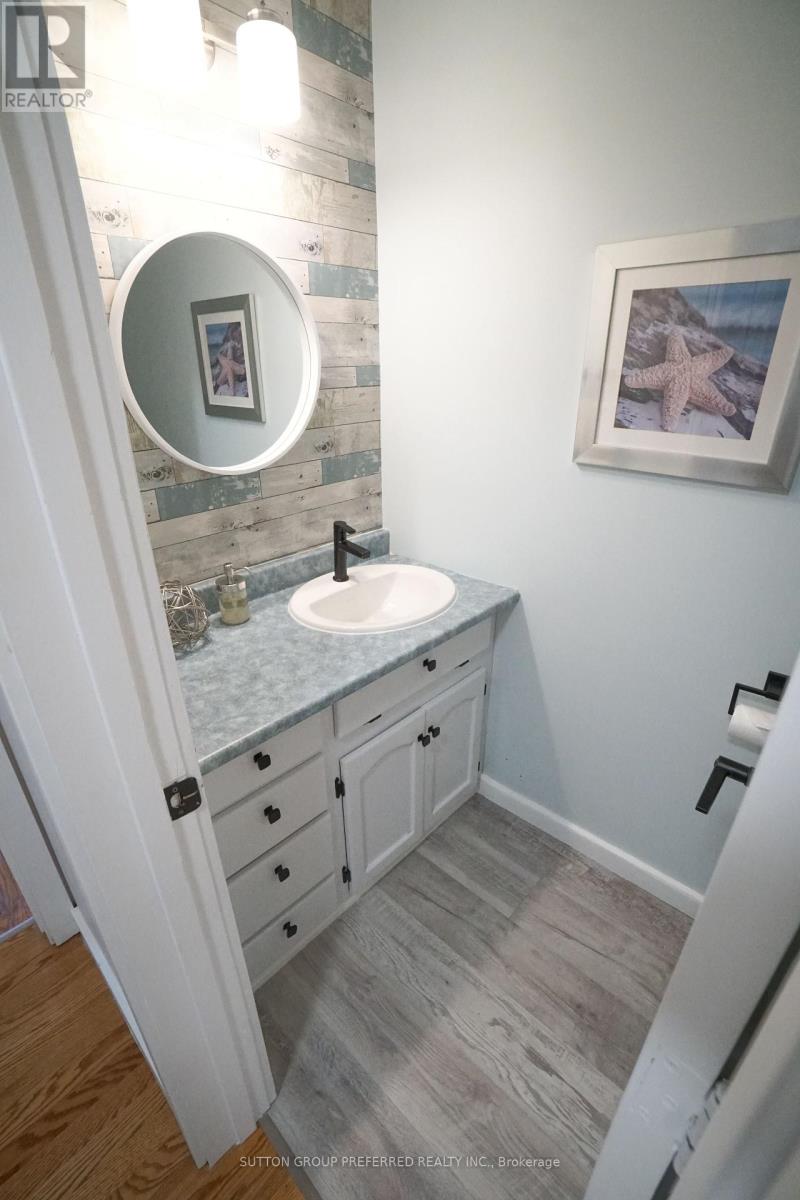 7 Metamora Crescent, London North, Ontario  N6G 1R2 - Photo 29 - X12390429