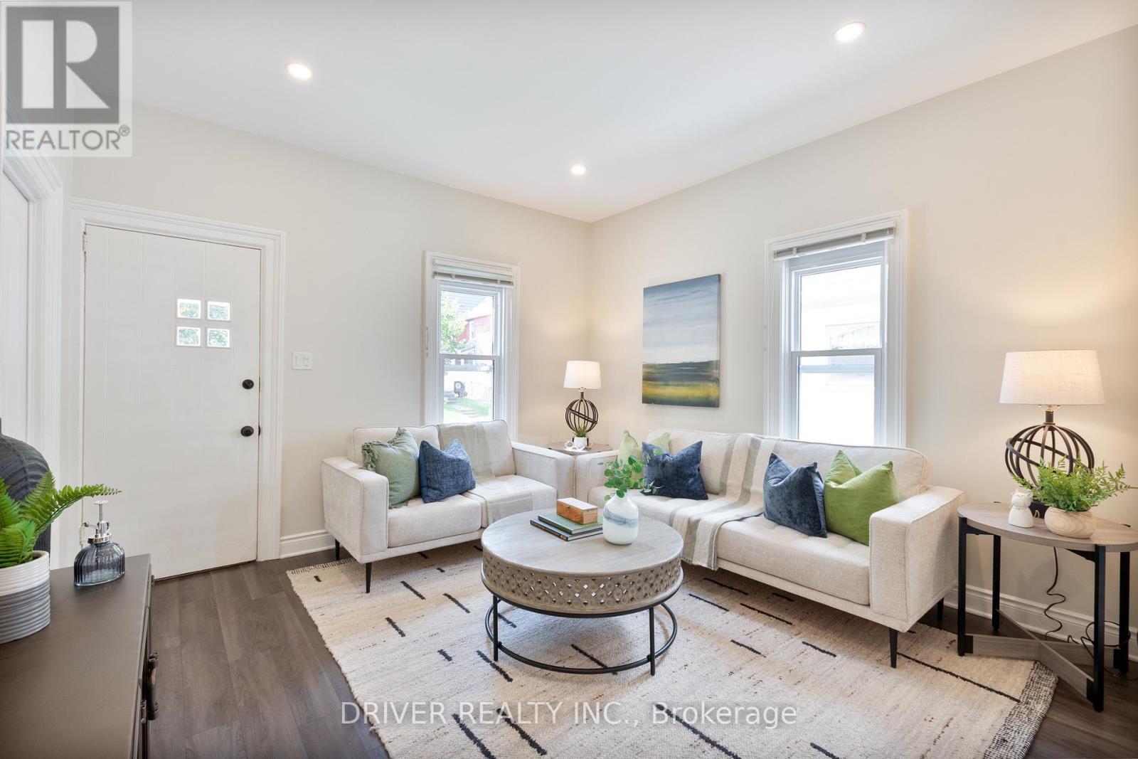 91 Malakoff Street, St. Thomas, Ontario  N5P 1M3 - Photo 4 - X12390444