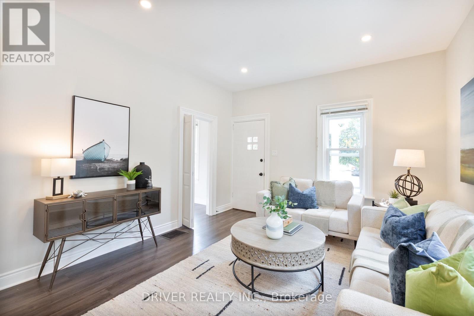 91 Malakoff Street, St. Thomas, Ontario  N5P 1M3 - Photo 5 - X12390444