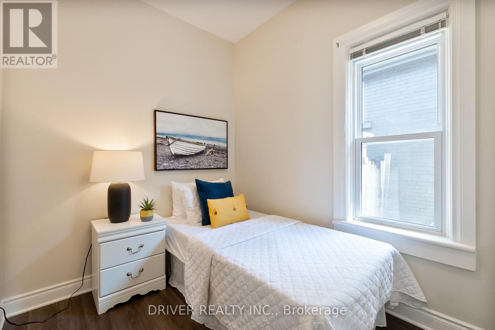 91 Malakoff Street, St. Thomas, Ontario  N5P 1M3 - Photo 9 - X12390444