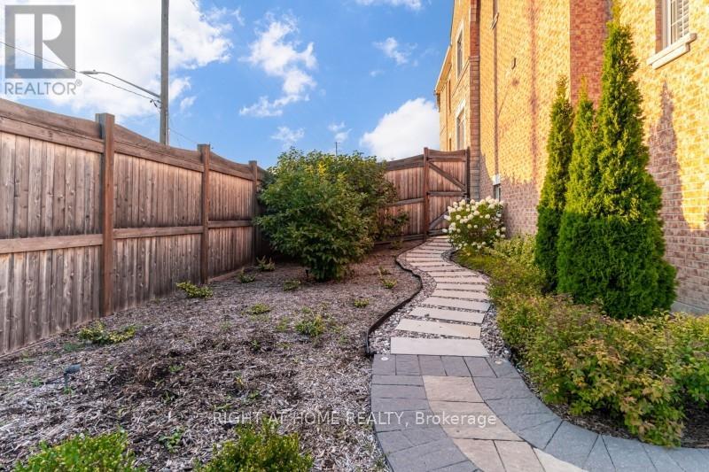 12 Labriola Court, Whitby (Taunton North), Ontario  L1R 0N1 - Photo 49 - E12390411