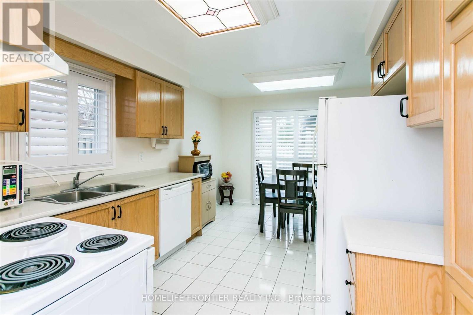 479 Blackstock Road, Newmarket, Ontario  L3Y 8H6 - Photo 10 - N12390389