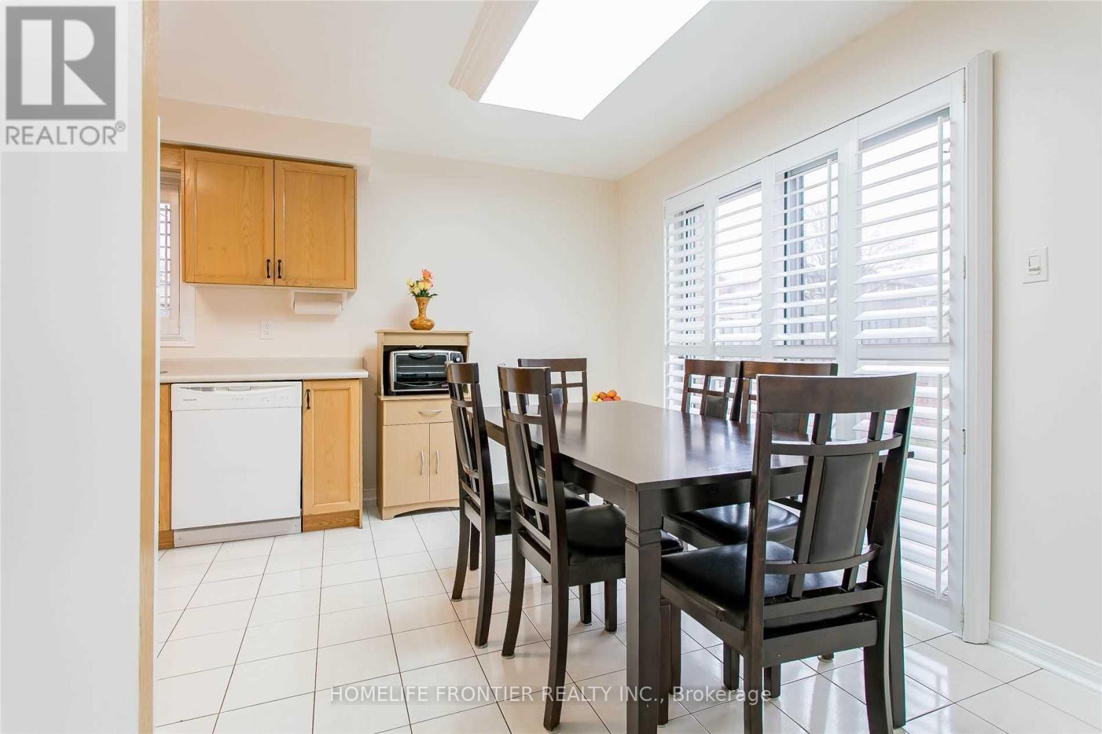 479 Blackstock Road, Newmarket, Ontario  L3Y 8H6 - Photo 11 - N12390389
