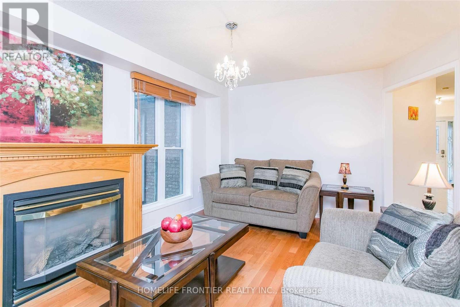 479 Blackstock Road, Newmarket, Ontario  L3Y 8H6 - Photo 5 - N12390389
