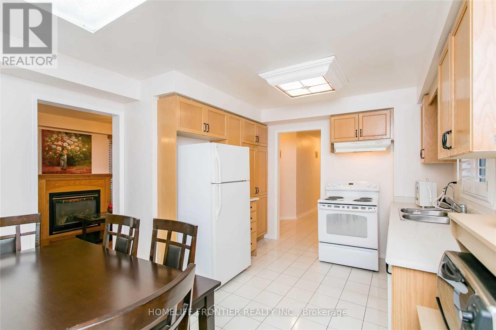 479 Blackstock Road, Newmarket, Ontario  L3Y 8H6 - Photo 8 - N12390389
