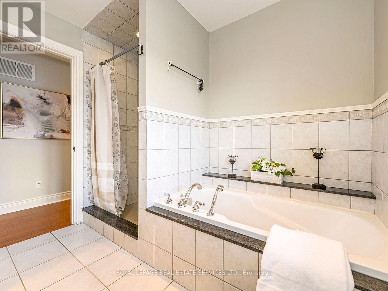 37 Maydolph Road, Toronto, Ontario  M9B 1V9 - Photo 27 - W12390428