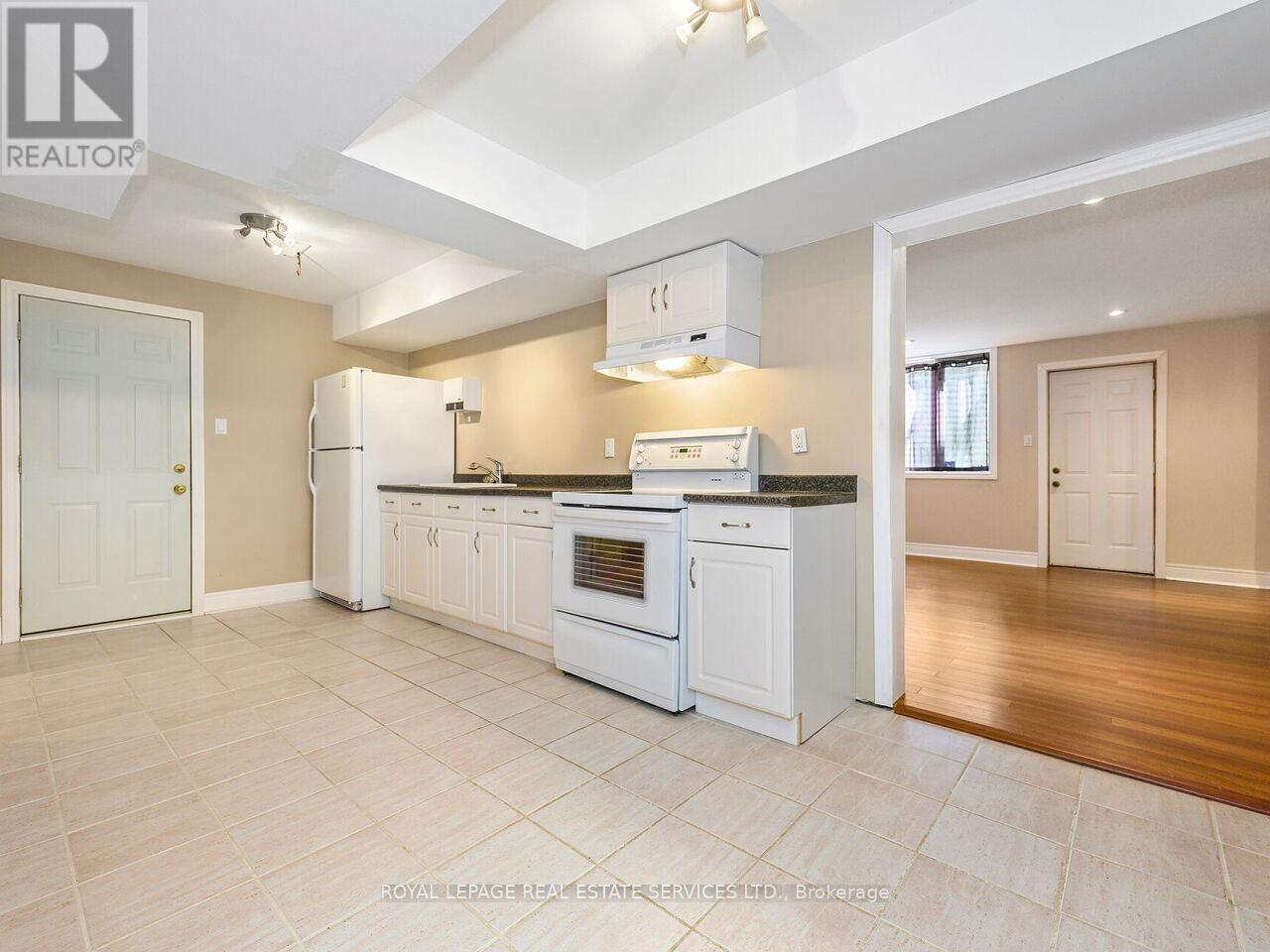 37 Maydolph Road, Toronto, Ontario  M9B 1V9 - Photo 28 - W12390428