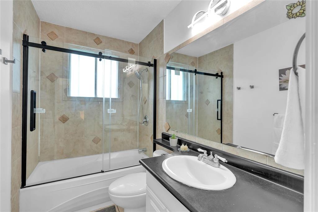 1401 Hoka Street, Winnipeg, Manitoba  R2C 2V8 - Photo 24 - 202522588