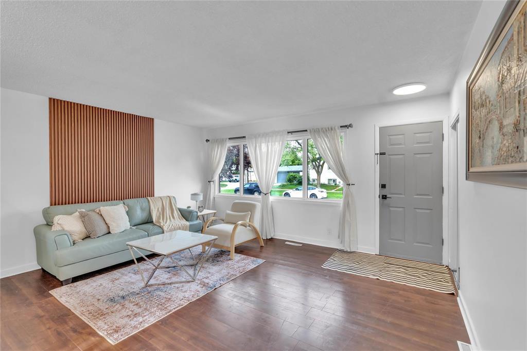 1401 Hoka Street, Winnipeg, Manitoba  R2C 2V8 - Photo 8 - 202522588