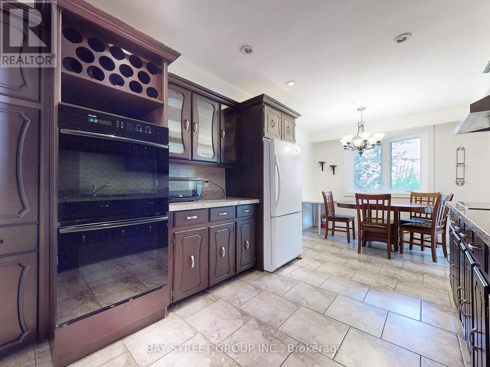 69 Fairglen Avenue, Toronto (L'amoreaux), Ontario  M1T 1G8 - Photo 7 - E12390445