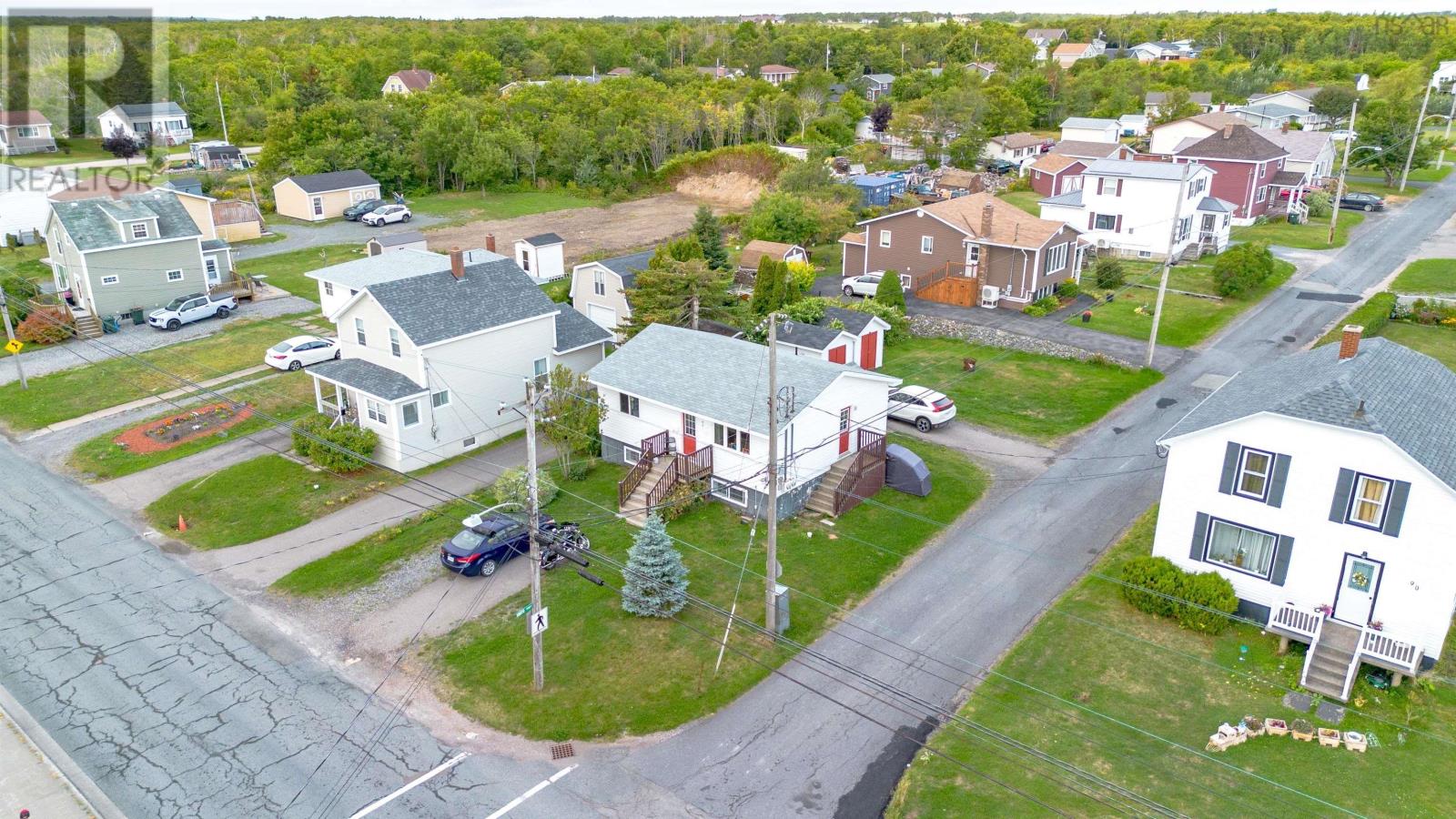 92 Highland Street, Glace Bay, Nova Scotia  B1A 2V1 - Photo 3 - 202522742