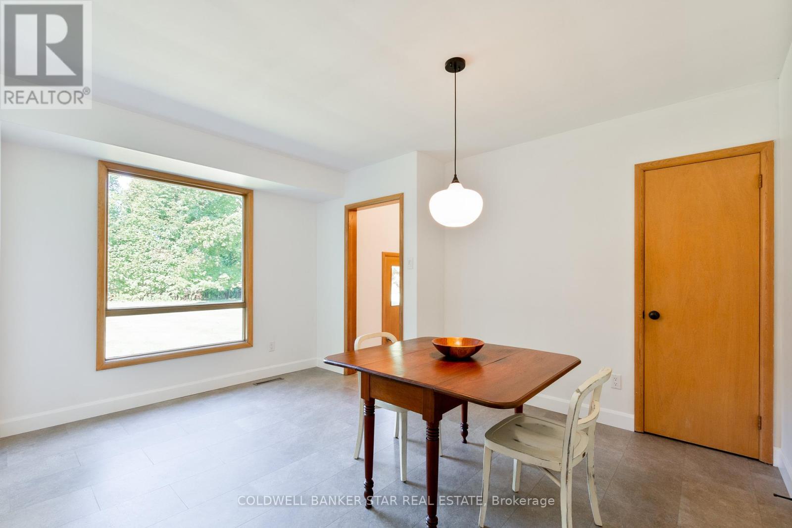 6361 Sunset Drive, Central Elgin, Ontario  N5R 3S8 - Photo 11 - X12390484