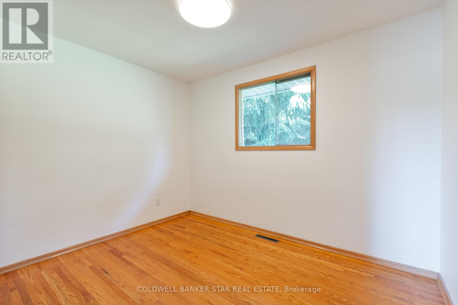 6361 Sunset Drive, Central Elgin, Ontario  N5R 3S8 - Photo 19 - X12390484
