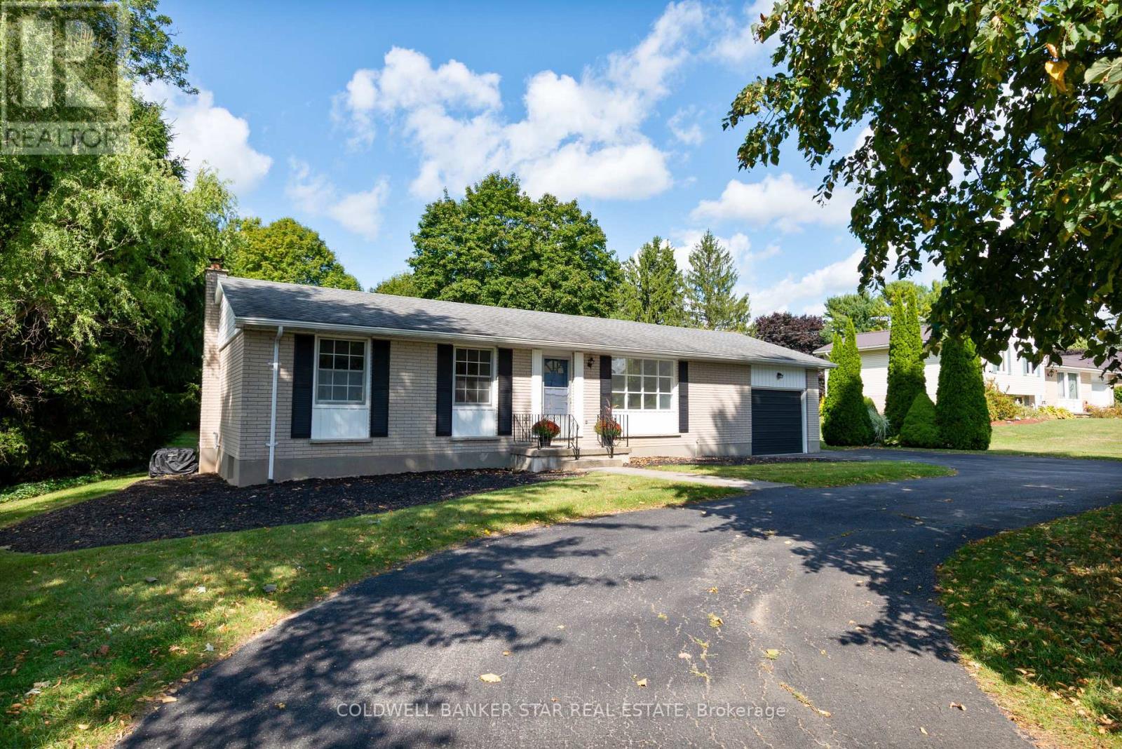 6361 Sunset Drive, Central Elgin, Ontario  N5R 3S8 - Photo 3 - X12390484