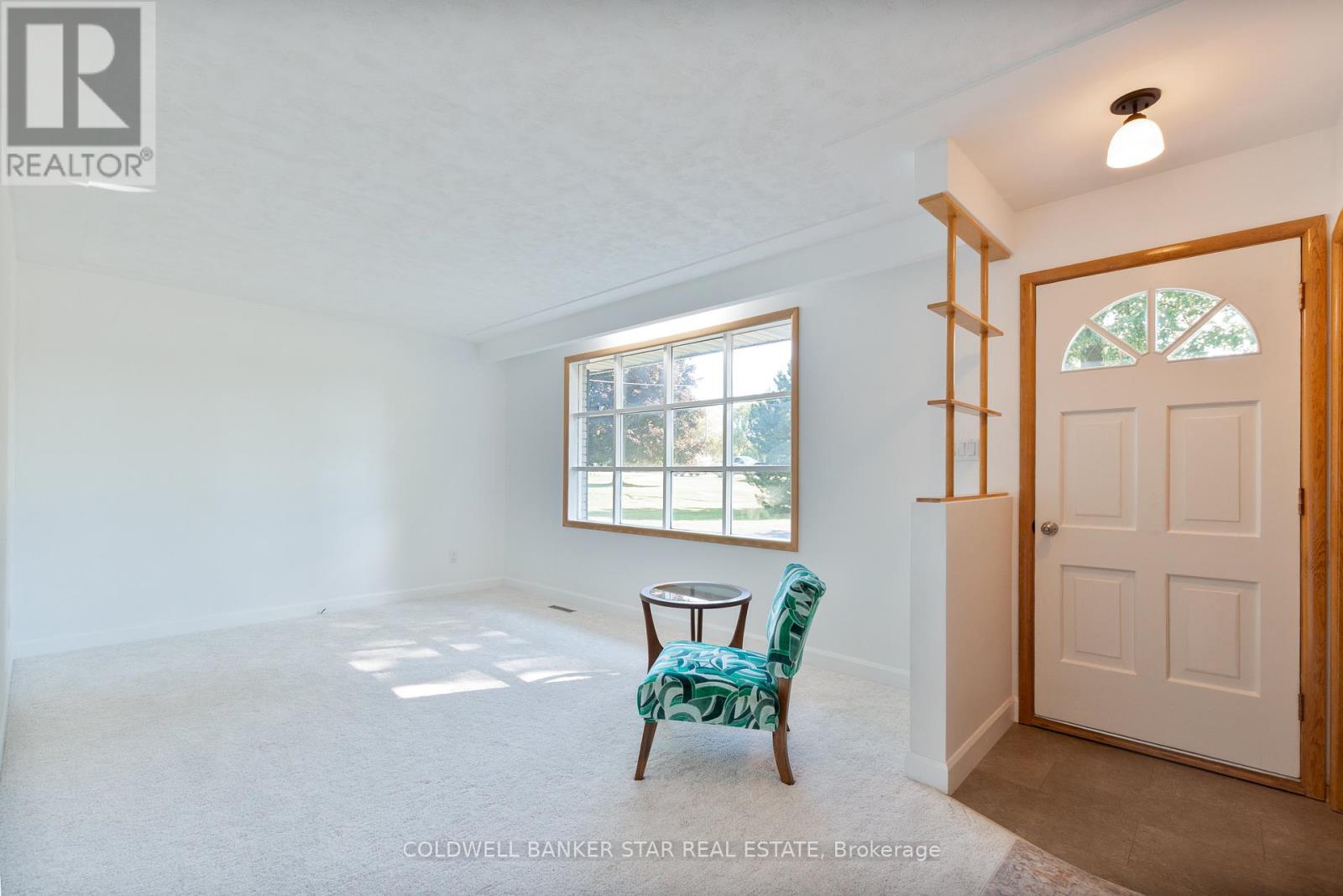 6361 Sunset Drive, Central Elgin, Ontario  N5R 3S8 - Photo 7 - X12390484