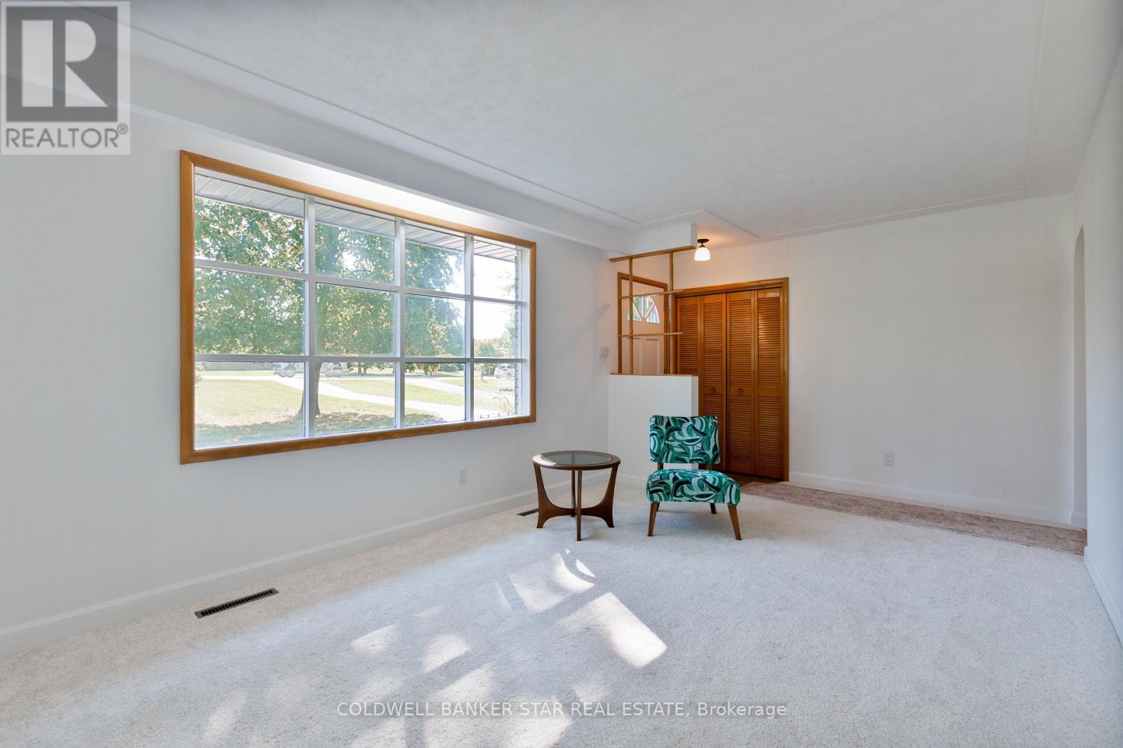6361 Sunset Drive, Central Elgin, Ontario  N5R 3S8 - Photo 8 - X12390484