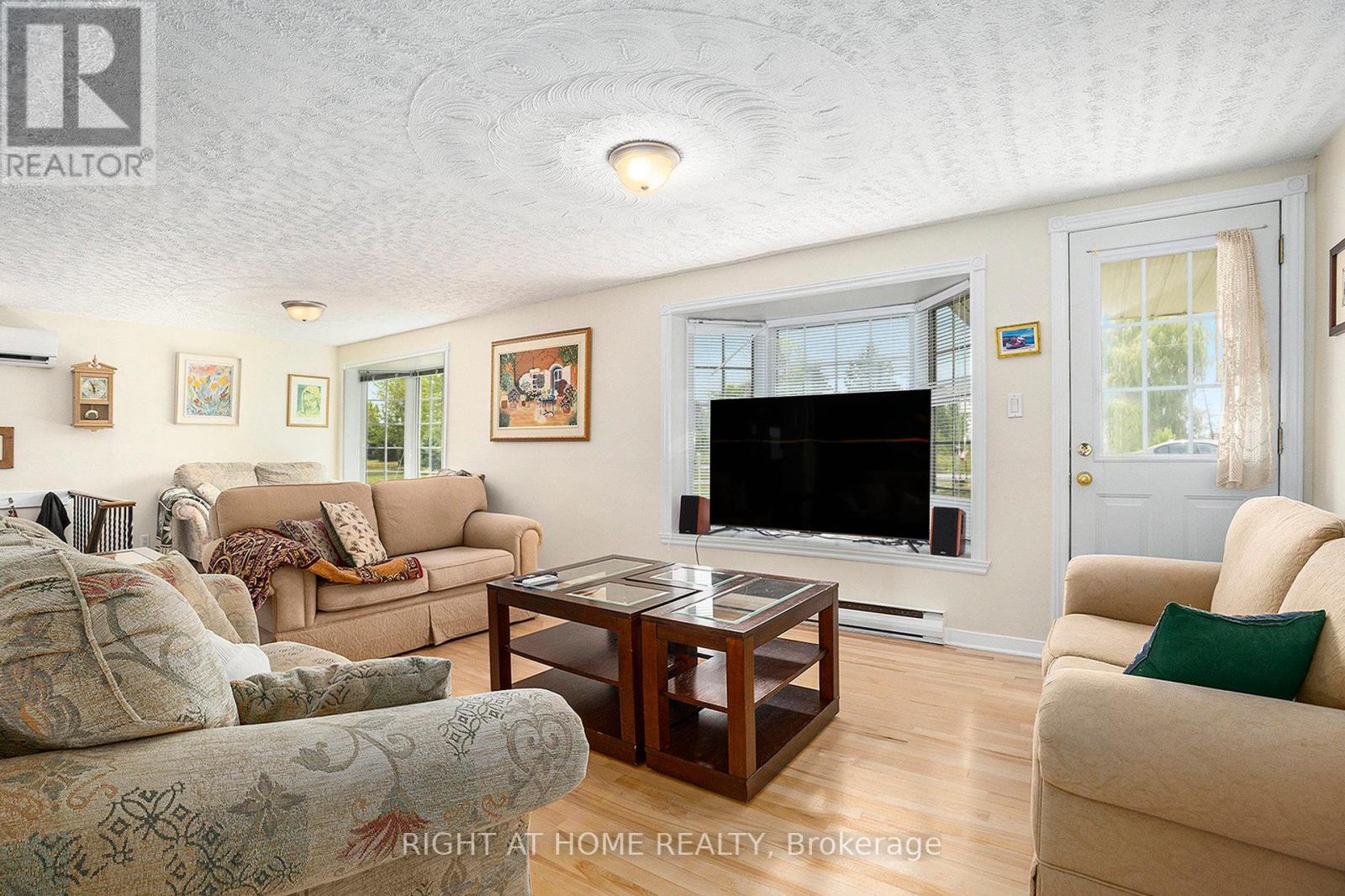 1103 Conc 1 Alfred Road, Alfred And Plantagenet, Ontario  K0B 1J0 - Photo 6 - X12390463
