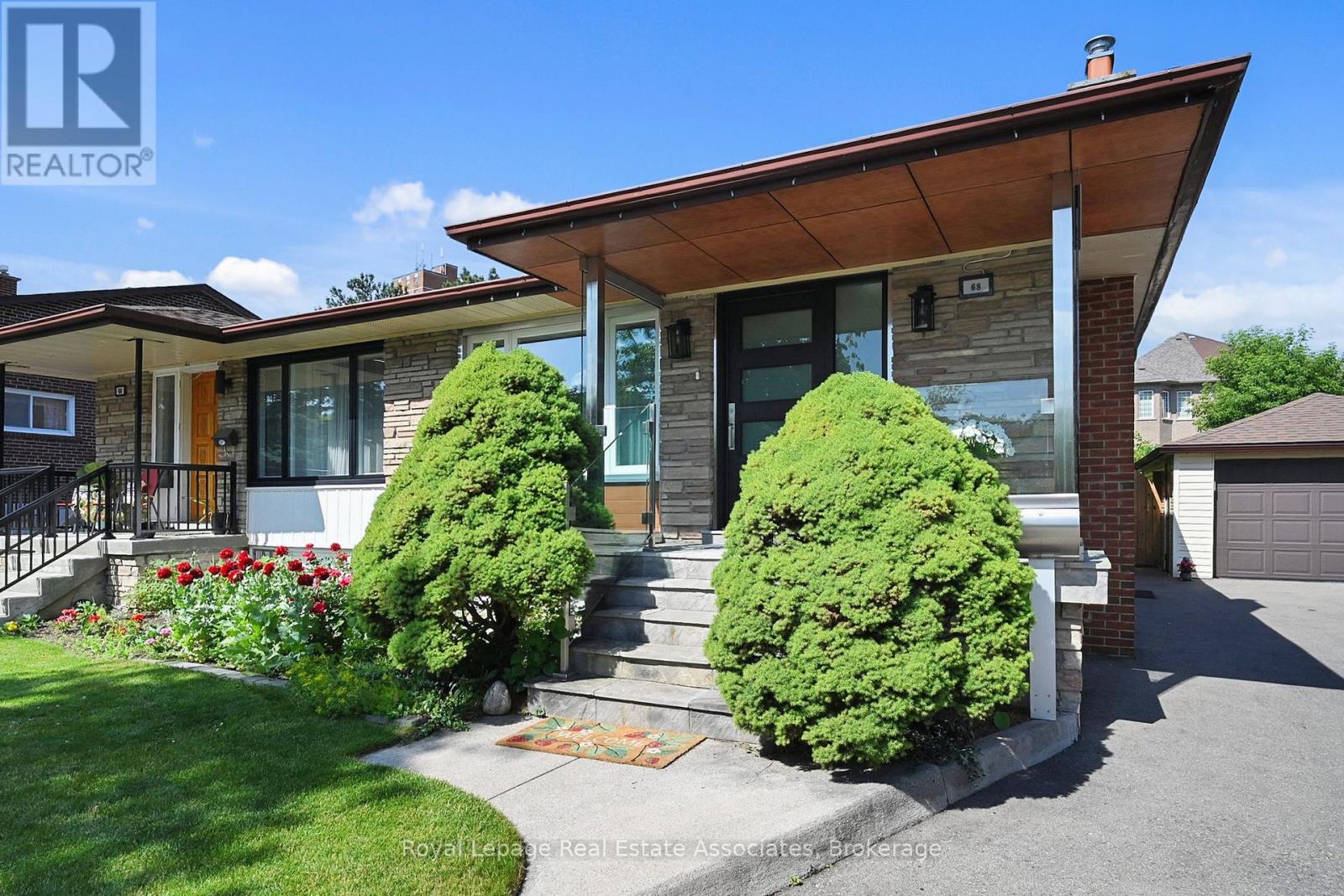 68 Vanguard Drive, Toronto (Islington-City Centre West), Ontario  M9B 5E6 - Photo 1 - W12390437