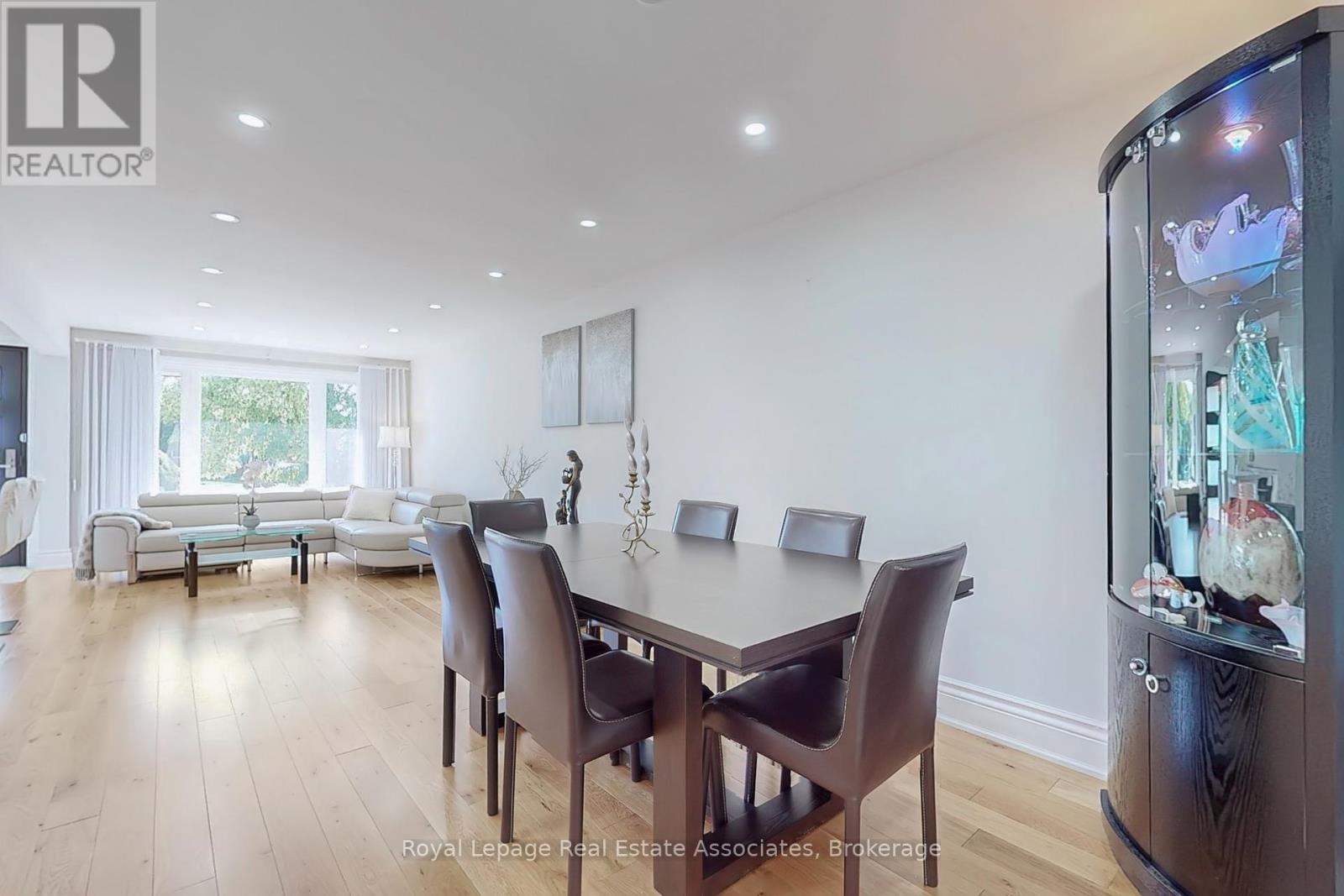 68 Vanguard Drive, Toronto (Islington-City Centre West), Ontario  M9B 5E6 - Photo 14 - W12390437