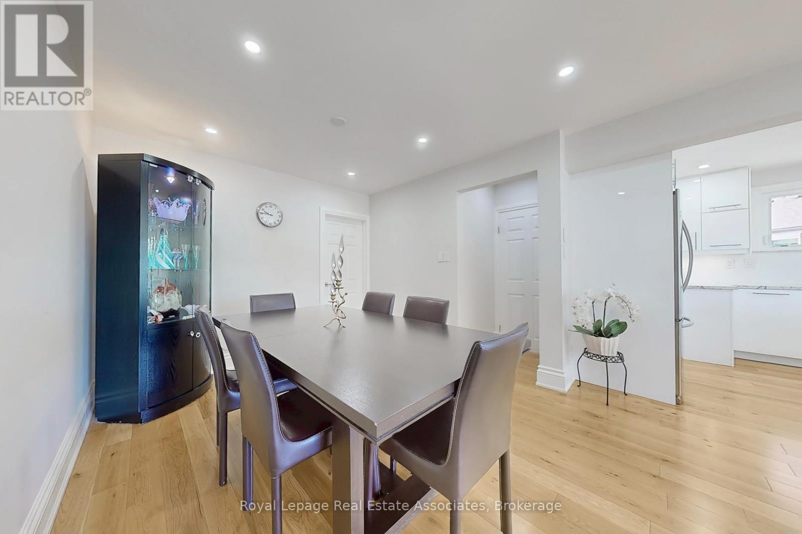 68 Vanguard Drive, Toronto (Islington-City Centre West), Ontario  M9B 5E6 - Photo 15 - W12390437