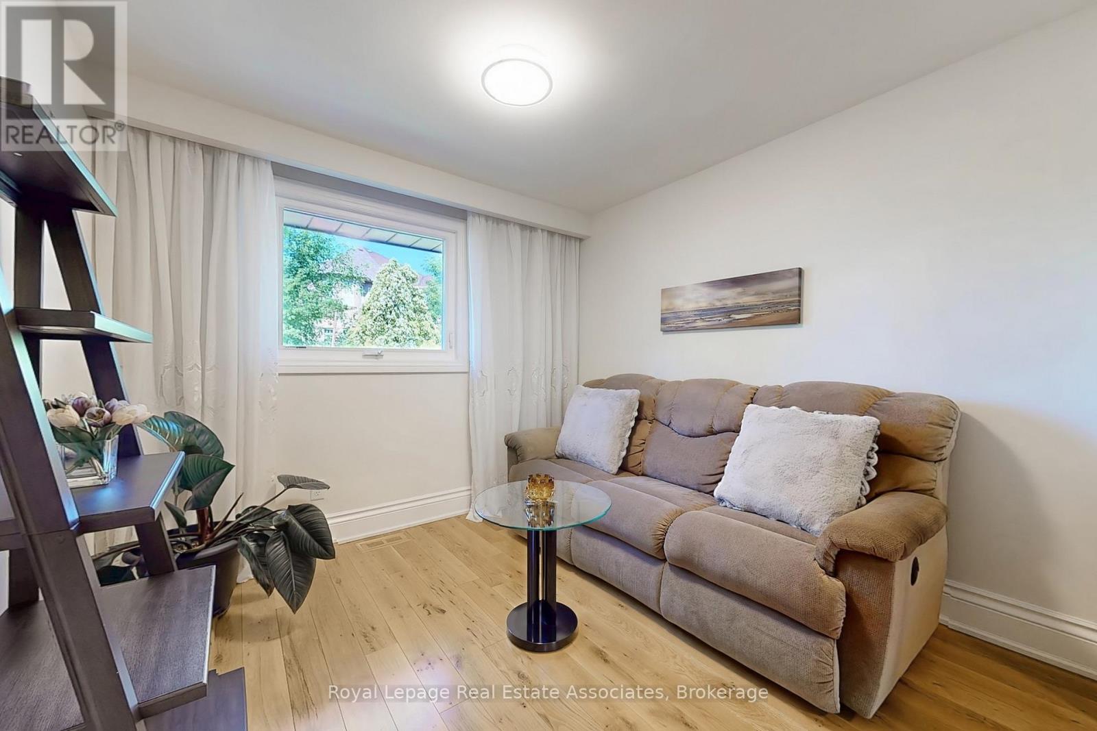 68 Vanguard Drive, Toronto (Islington-City Centre West), Ontario  M9B 5E6 - Photo 22 - W12390437