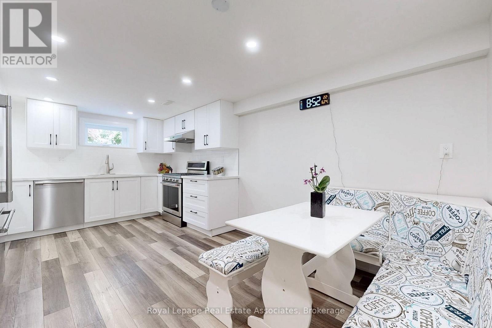68 Vanguard Drive, Toronto (Islington-City Centre West), Ontario  M9B 5E6 - Photo 25 - W12390437