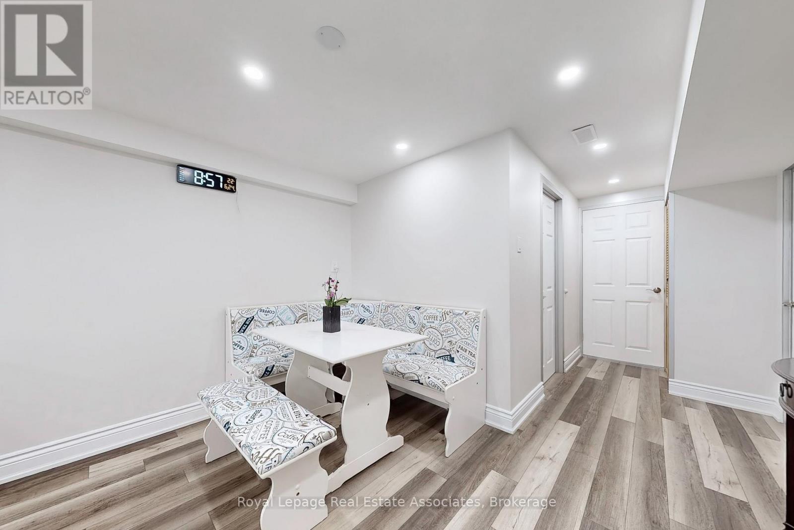 68 Vanguard Drive, Toronto (Islington-City Centre West), Ontario  M9B 5E6 - Photo 26 - W12390437