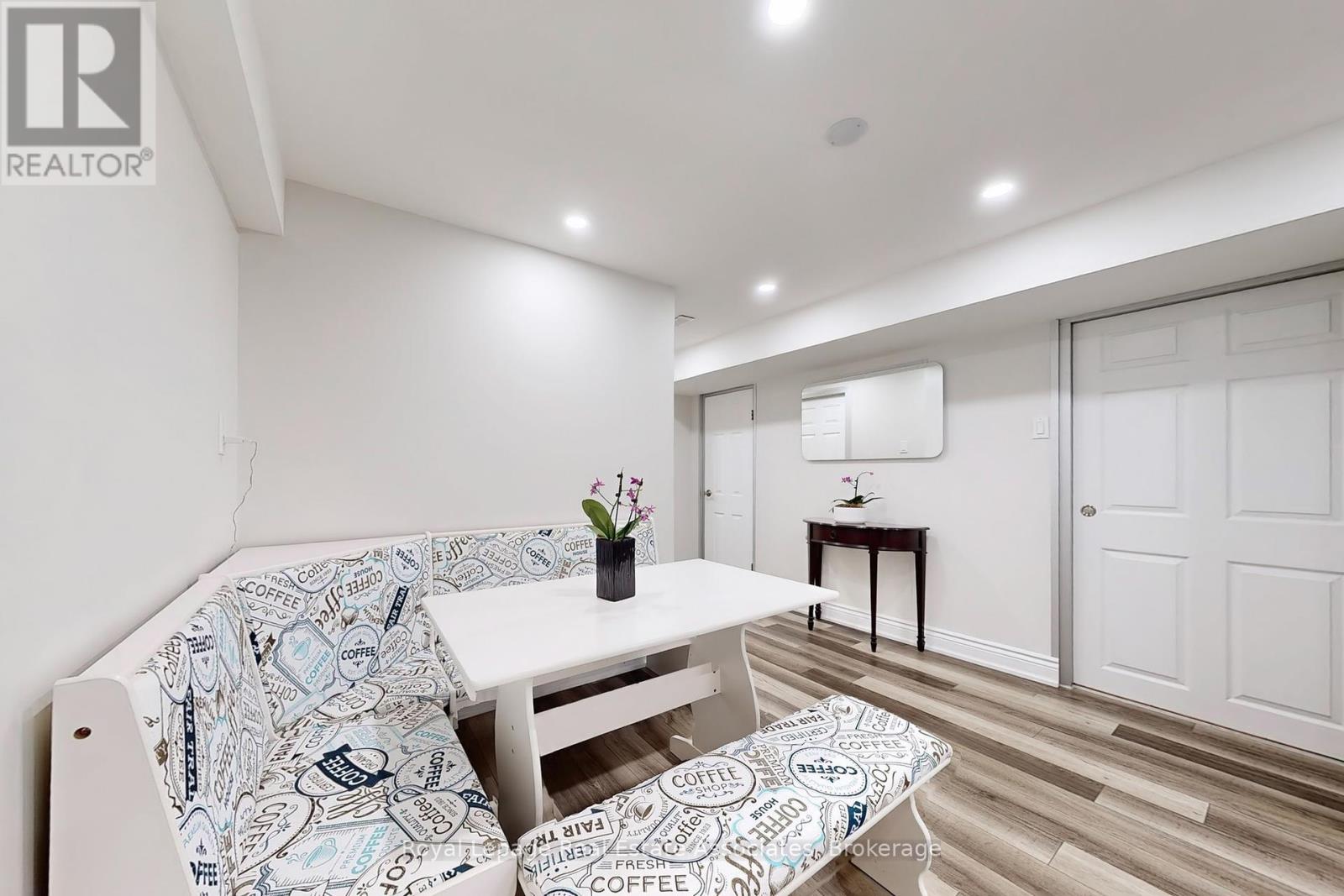 68 Vanguard Drive, Toronto (Islington-City Centre West), Ontario  M9B 5E6 - Photo 27 - W12390437
