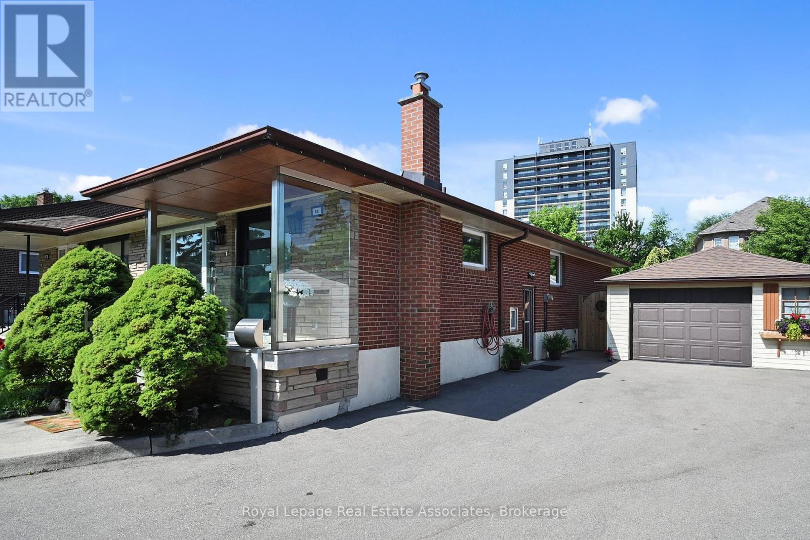 68 Vanguard Drive, Toronto (Islington-City Centre West), Ontario  M9B 5E6 - Photo 3 - W12390437