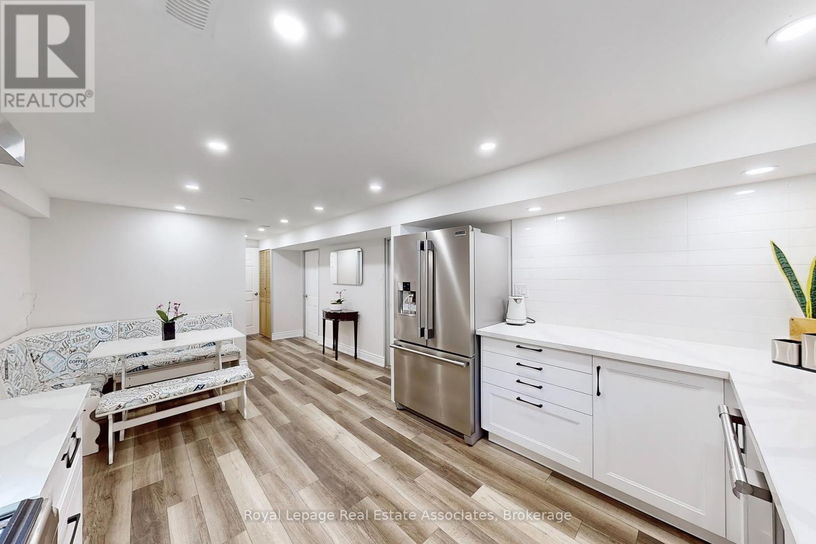 68 Vanguard Drive, Toronto (Islington-City Centre West), Ontario  M9B 5E6 - Photo 31 - W12390437