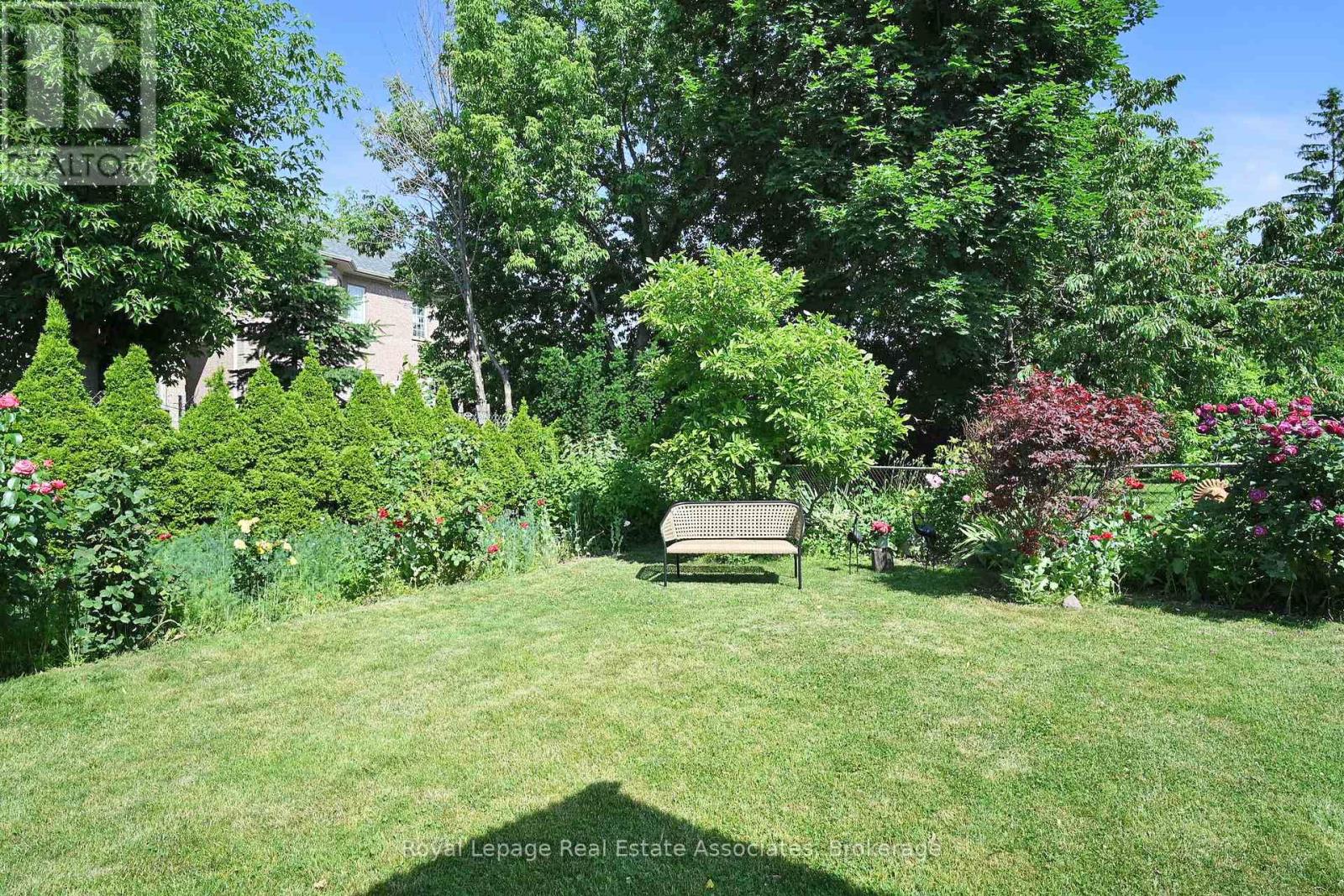 68 Vanguard Drive, Toronto (Islington-City Centre West), Ontario  M9B 5E6 - Photo 37 - W12390437