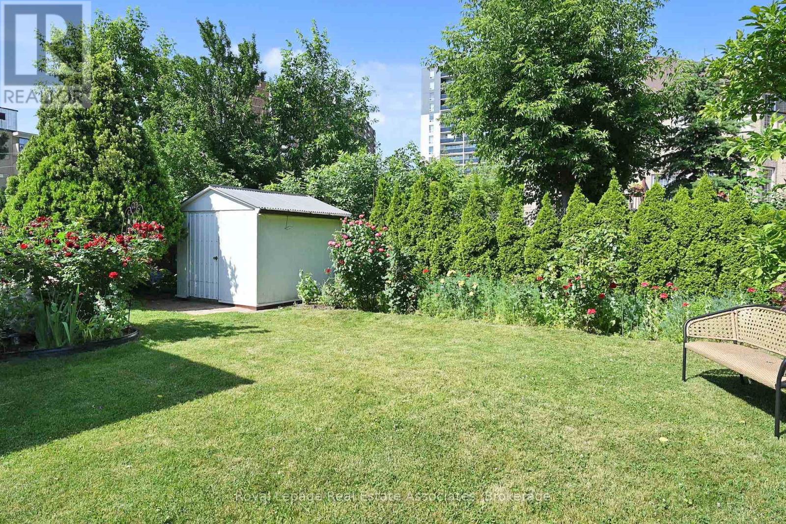 68 Vanguard Drive, Toronto (Islington-City Centre West), Ontario  M9B 5E6 - Photo 38 - W12390437