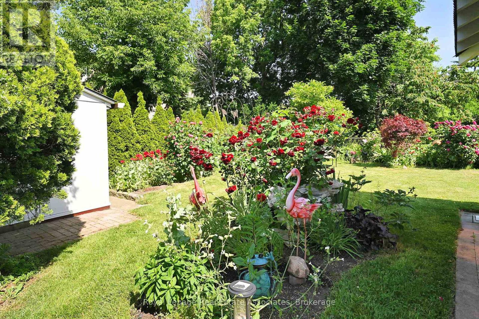 68 Vanguard Drive, Toronto (Islington-City Centre West), Ontario  M9B 5E6 - Photo 42 - W12390437