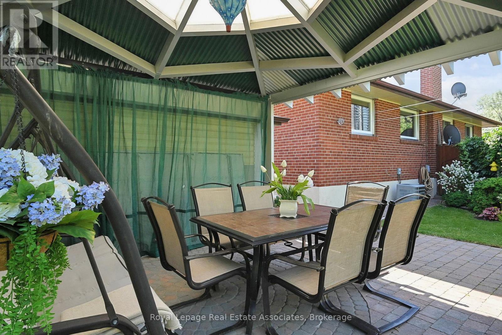 68 Vanguard Drive, Toronto (Islington-City Centre West), Ontario  M9B 5E6 - Photo 43 - W12390437