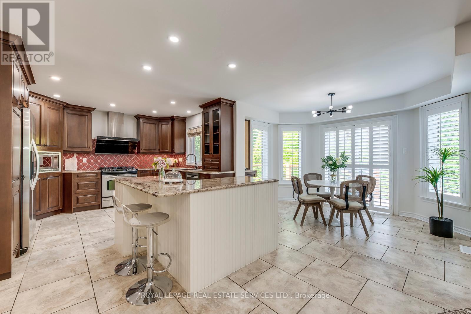 1387 Bayshire Drive, Oakville (Jc Joshua Creek), Ontario  L6H 6E7 - Photo 17 - W12390440
