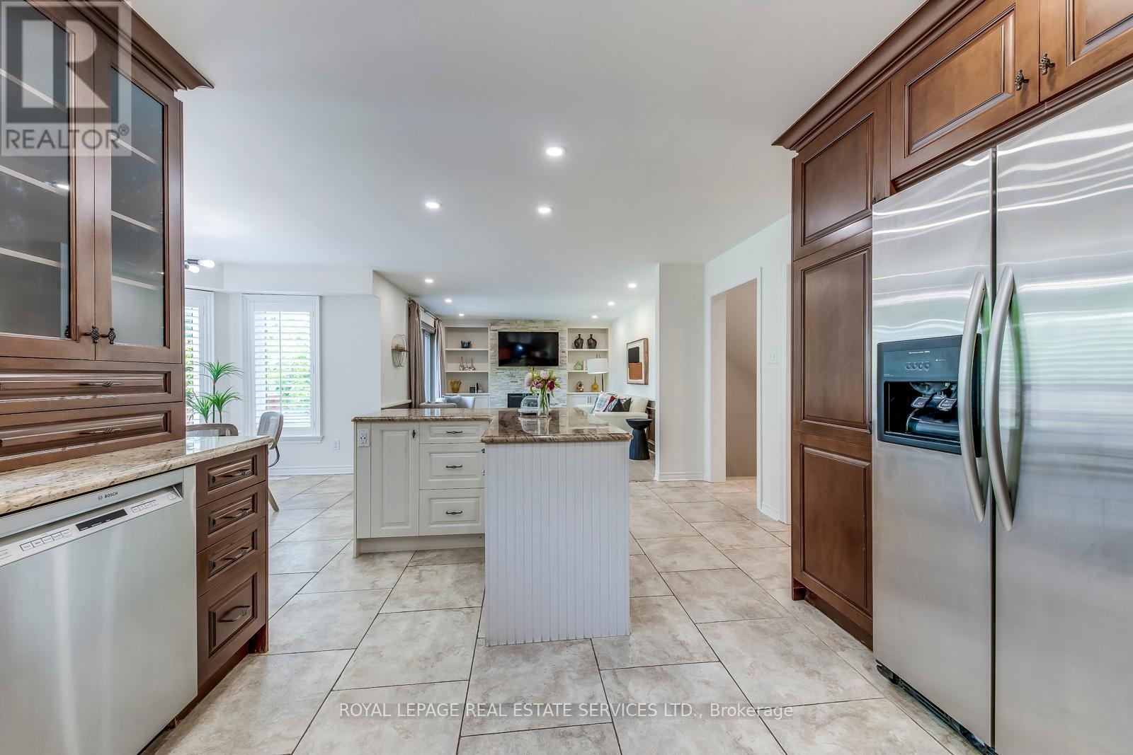 1387 Bayshire Drive, Oakville (Jc Joshua Creek), Ontario  L6H 6E7 - Photo 21 - W12390440
