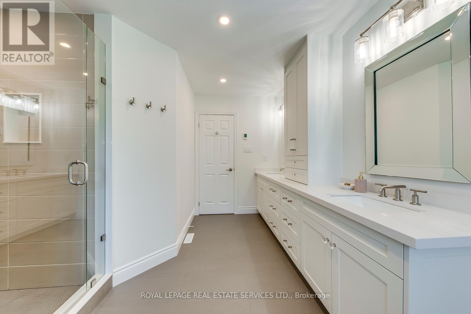 1387 Bayshire Drive, Oakville (Jc Joshua Creek), Ontario  L6H 6E7 - Photo 32 - W12390440