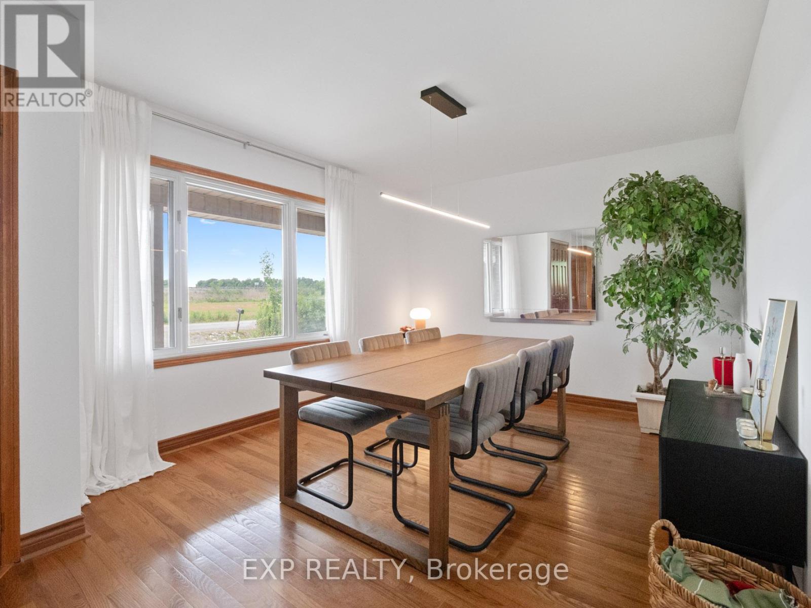 3446 Black Creek Road, Fort Erie, Ontario  L0S 1S0 - Photo 12 - X12390476