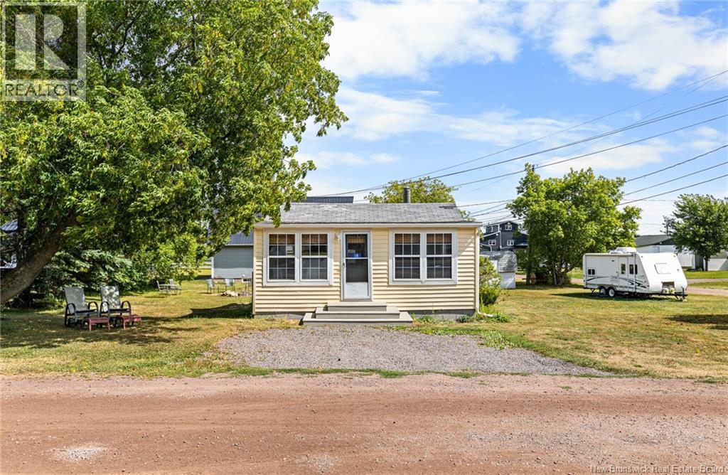 18 Pelican Avenue, Grand-Barachois, New Brunswick  E4P 7Z3 - Photo 1 - NB126289