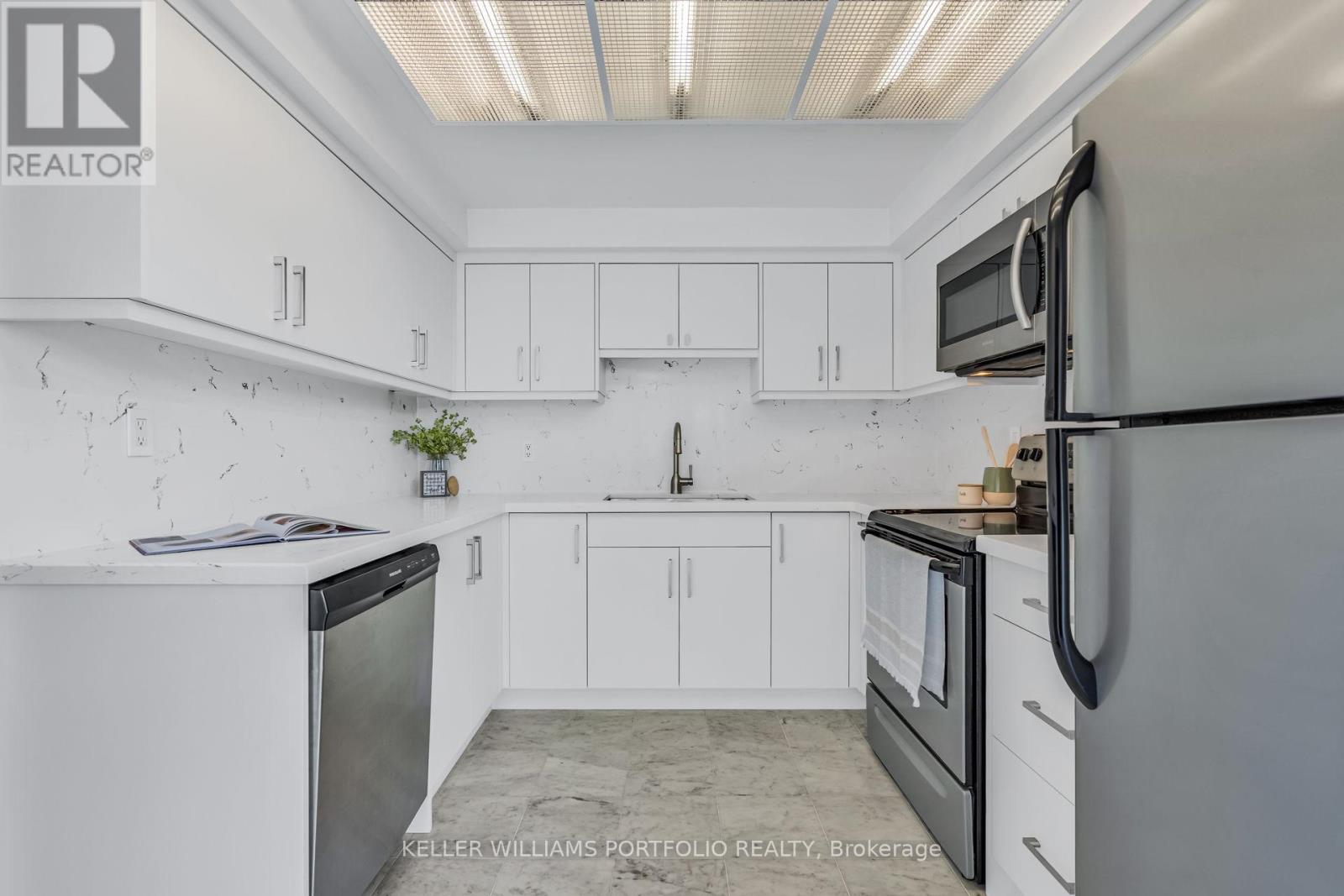 805 - 10 Tichester Road N, Toronto, Ontario  M5P 3M4 - Photo 10 - C12390449