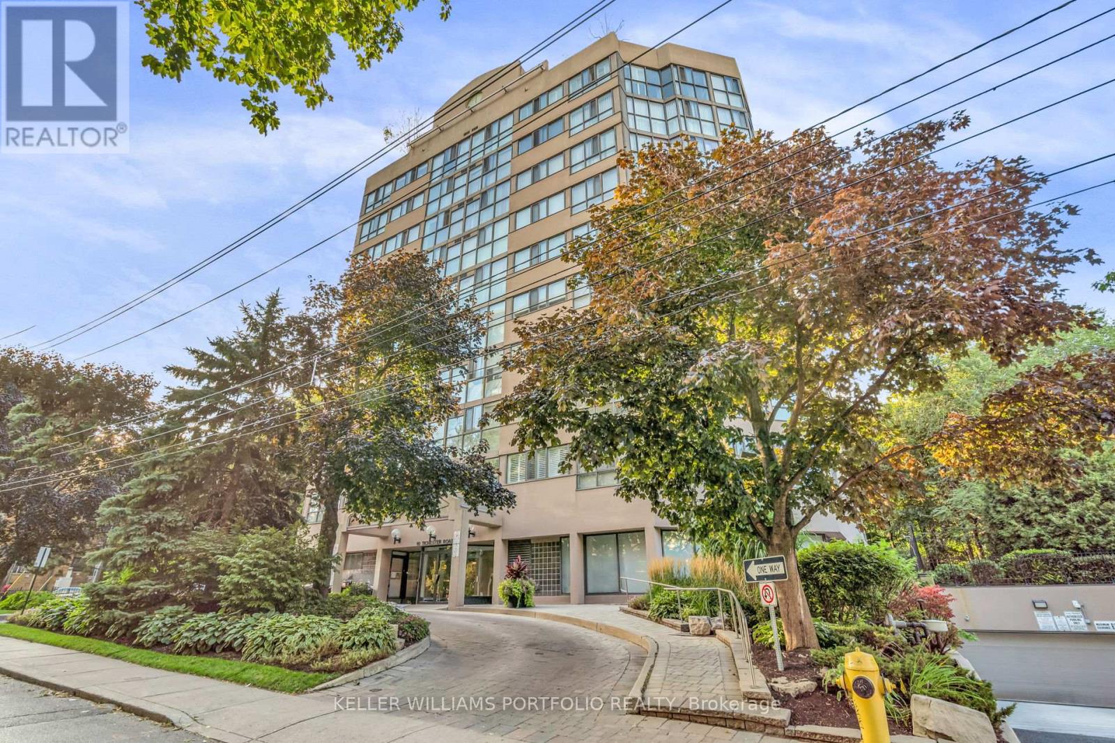 805 - 10 Tichester Road N, Toronto (Forest Hill South), Ontario  M5P 3M4 - Photo 2 - C12390449