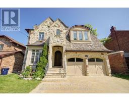216 PARKVIEW AVENUE, Toronto, Ontario