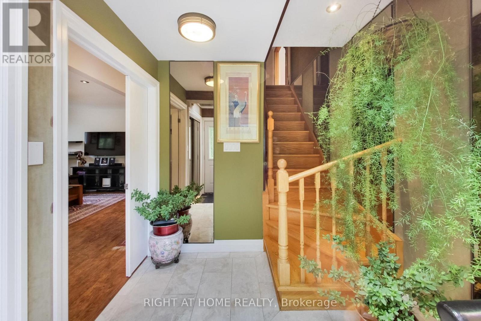8 Suraty Avenue, Toronto, Ontario  M1P 4E1 - Photo 14 - E12390466