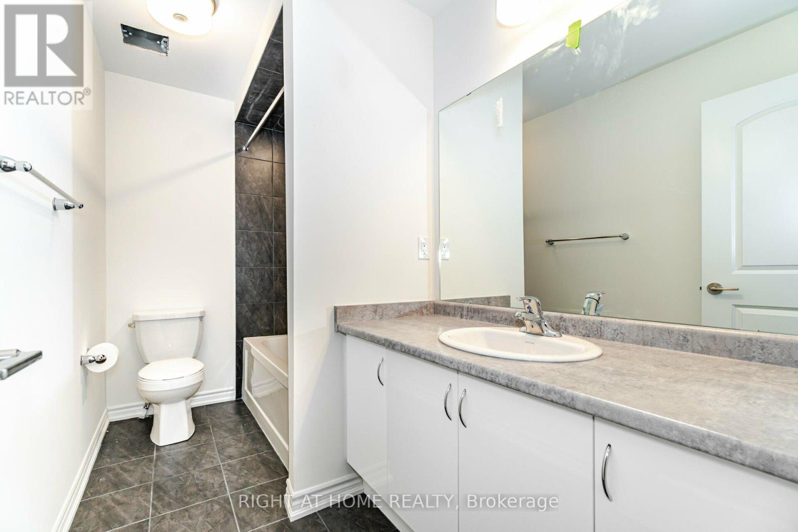 20 Copeman Avenue, Brantford, Ontario  N3V 0B3 - Photo 27 - X12347443