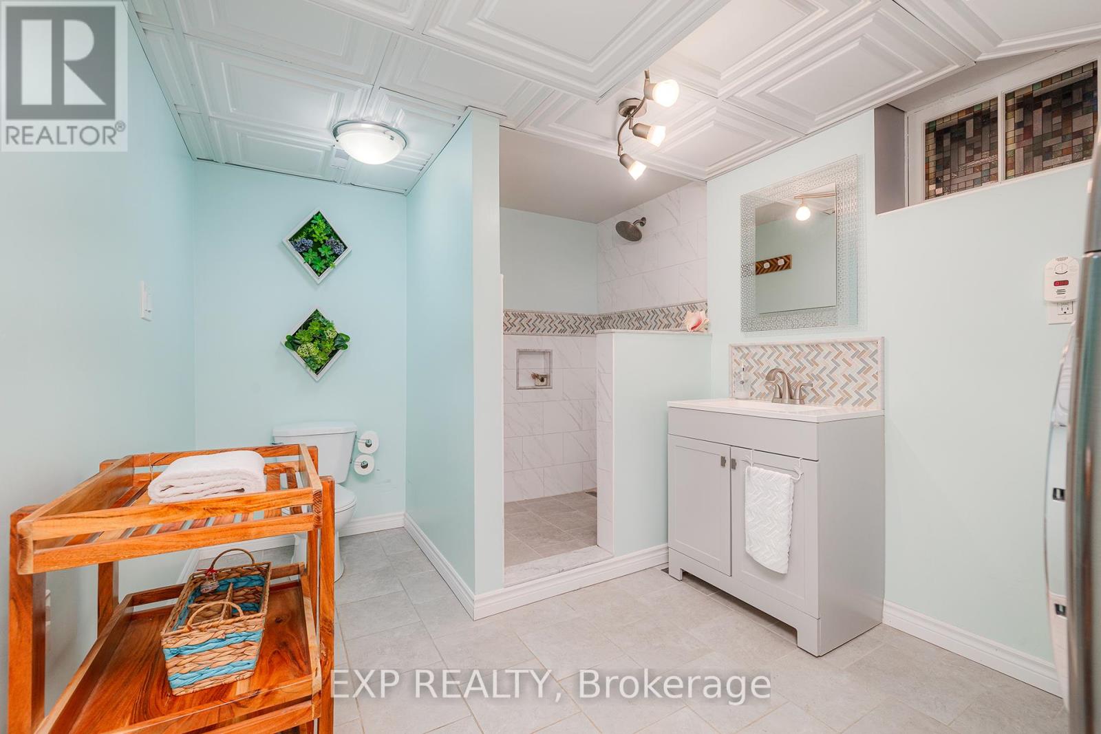 951 Gorton Avenue, Burlington (Bayview), Ontario  L7T 1S6 - Photo 29 - W12390459