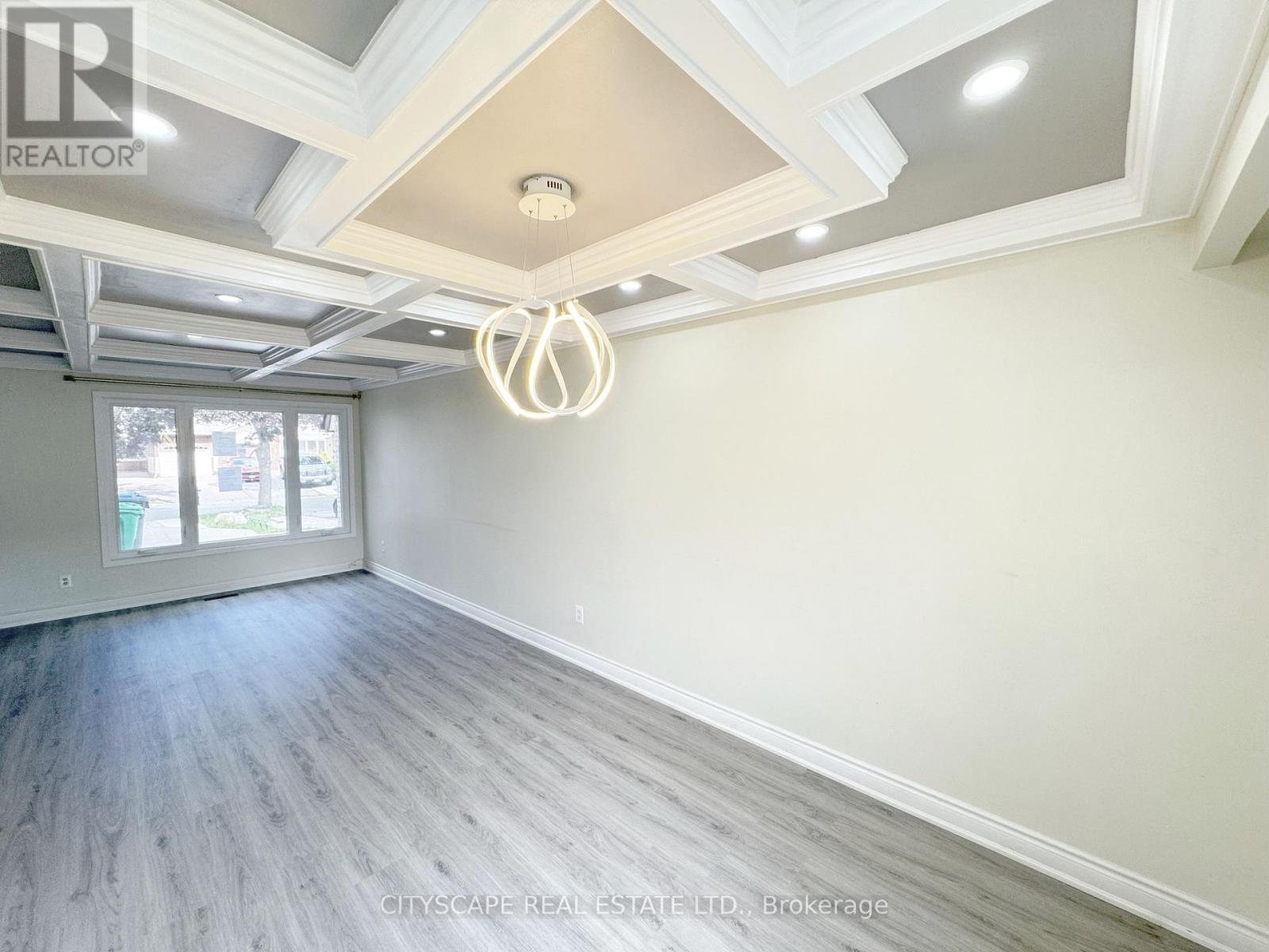 62 Barrington Crescent, Brampton, Ontario  L6Z 1N3 - Photo 6 - W12390462