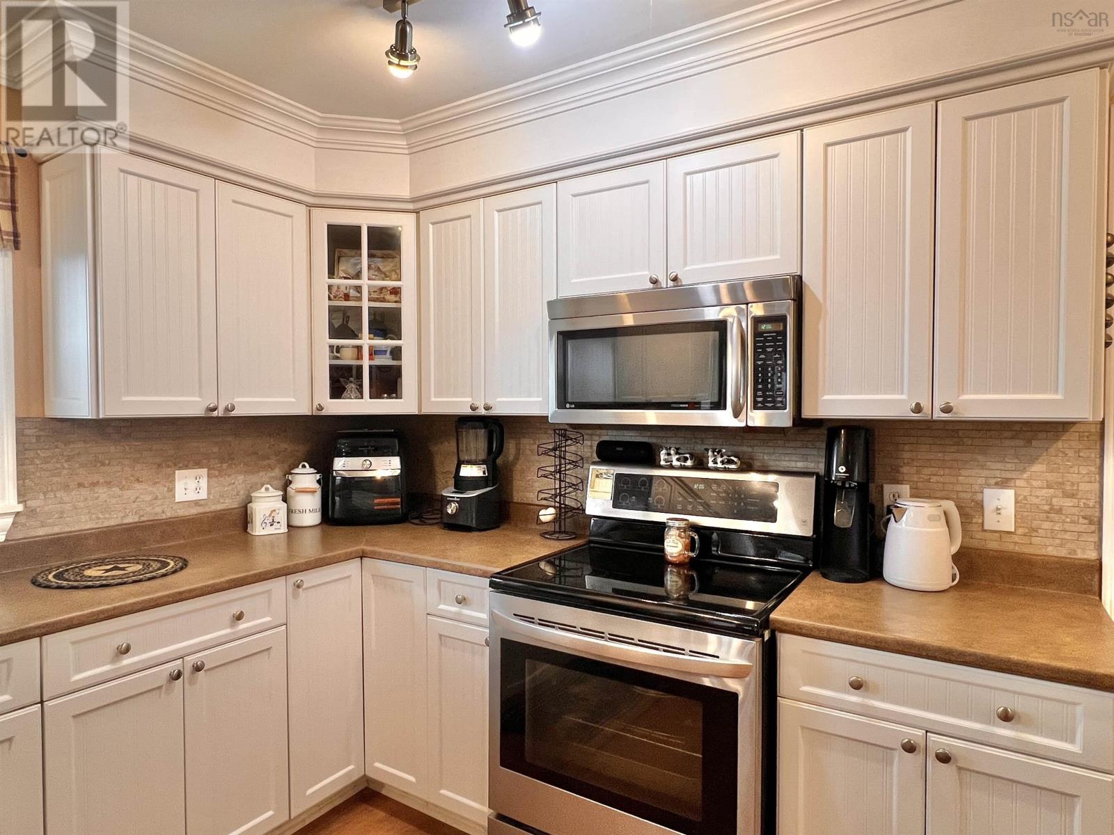 697 Belmont Road, Belmont, Nova Scotia  B0N 2A0 - Photo 6 - 202522749