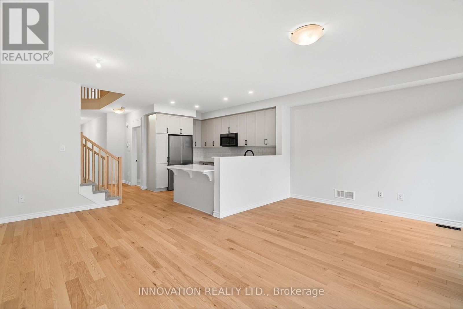 105 Nepeta Crescent, Ottawa, Ontario  K1T 0S4 - Photo 17 - X12390501