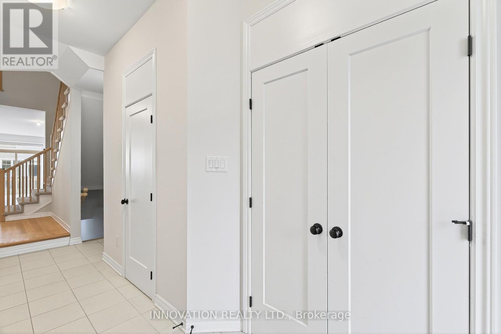 105 Nepeta Crescent, Ottawa, Ontario  K1T 0S4 - Photo 4 - X12390501