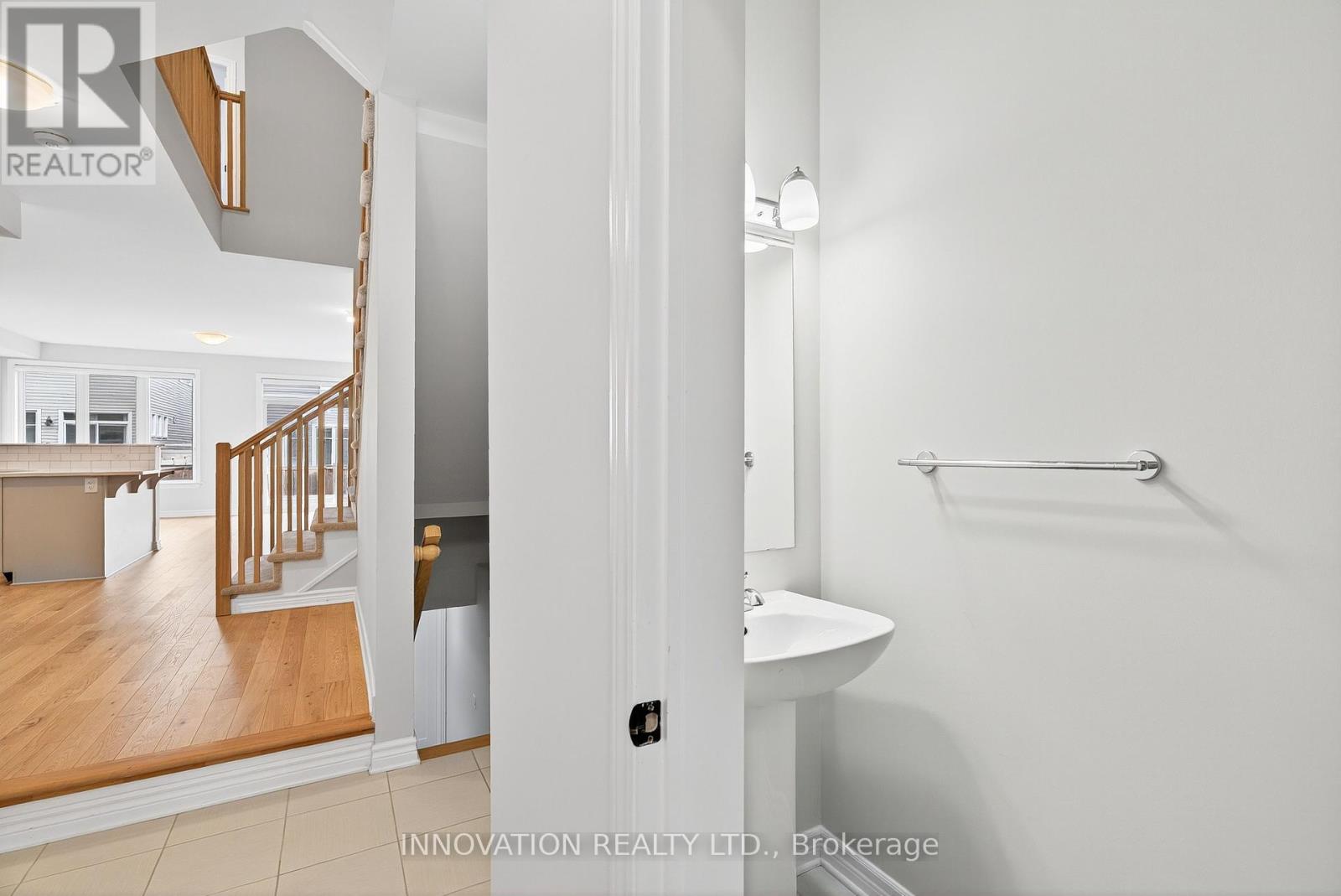 105 Nepeta Crescent, Ottawa, Ontario  K1T 0S4 - Photo 5 - X12390501